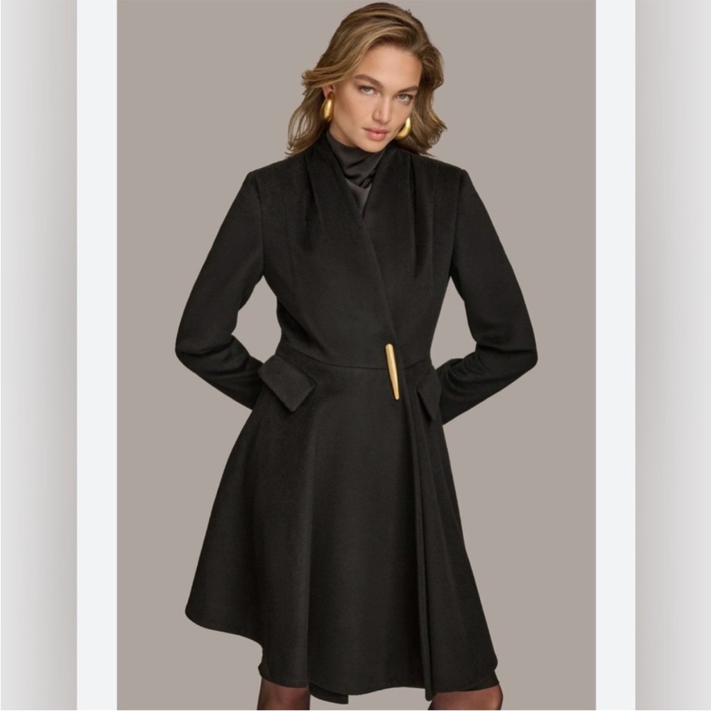 Donna Karan New York Pleated Single-Breasted Coat